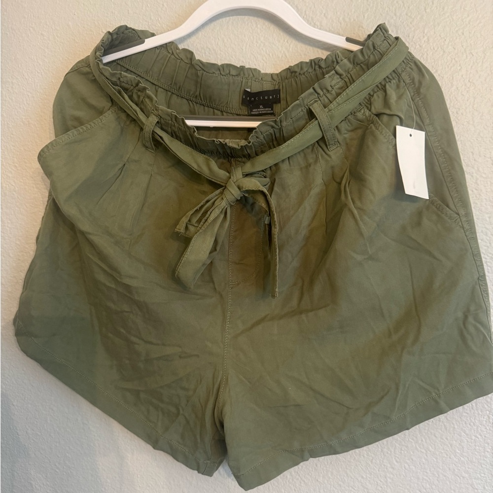 Sanctuary Olive Green Women's Shorts Size xlg